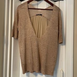 NIC+ ZOE V Neck Tan & Gold Lightweight Sweater
